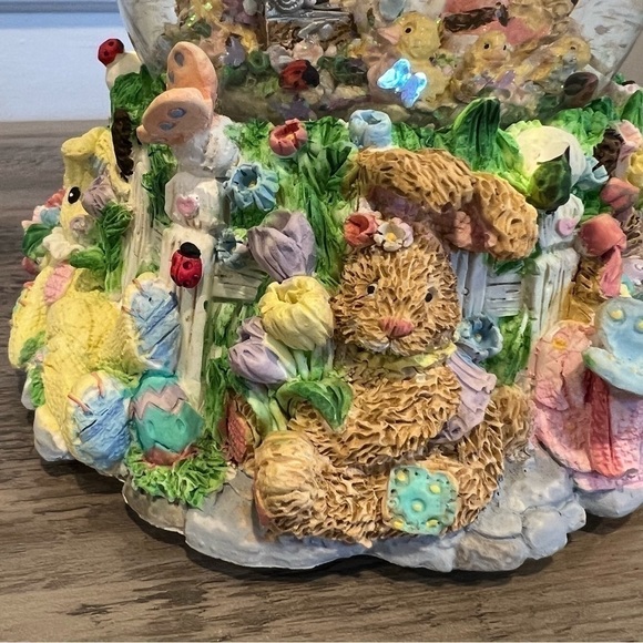 Easter/Spring Musical Water Globe Easter Bunny Water Globe - Picture 9 of 17